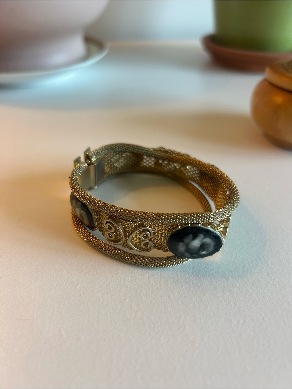 Vintage Gold Mesh Bracelet with Black Marbled Stone Accents